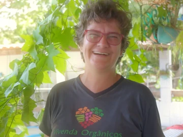 Soluções sustentáveis no negócio: conheça a história de Mirella Giusti, professora, permacultora e proprietária da Vivenda Orgânicos.